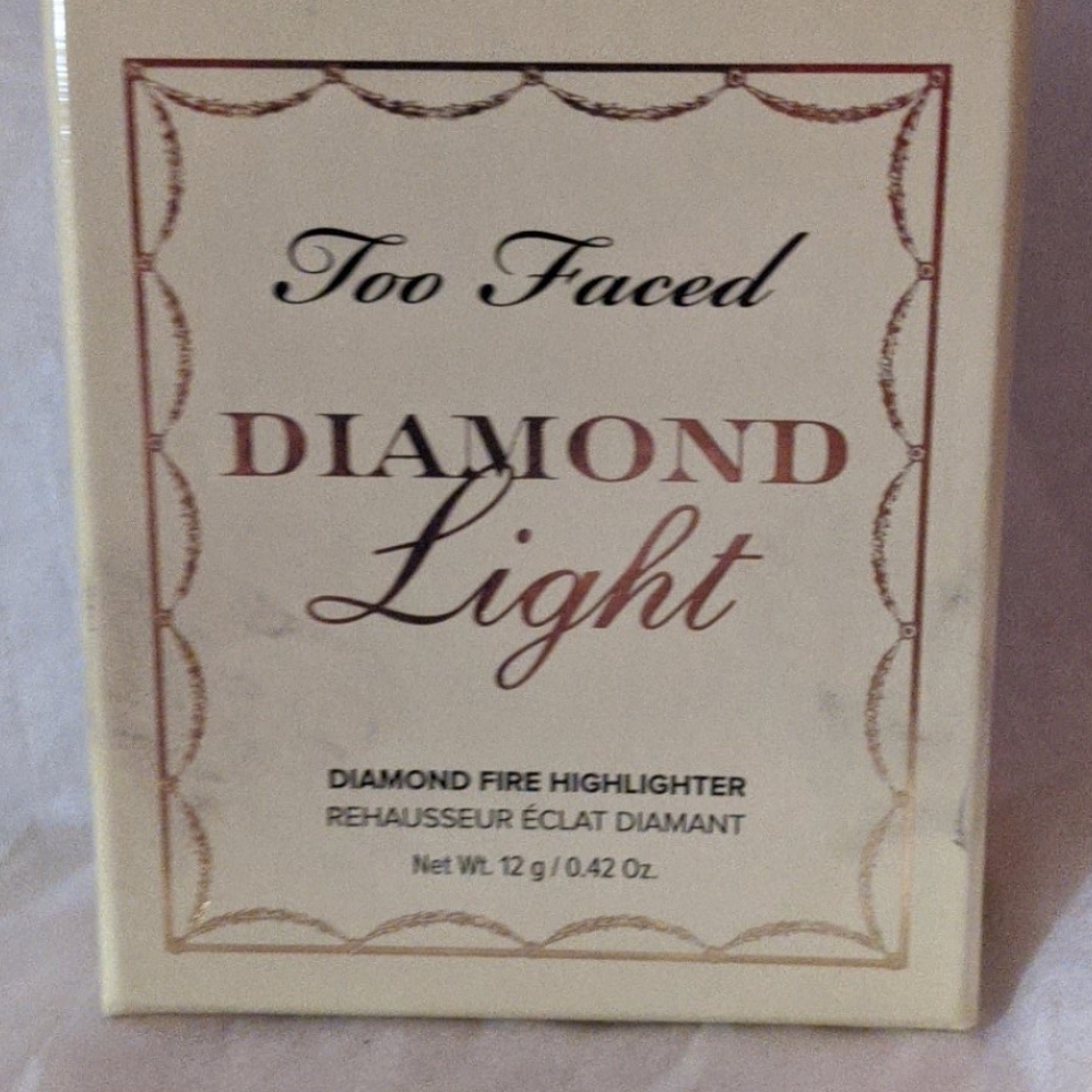 Two faced diamond light 💎 highlighter